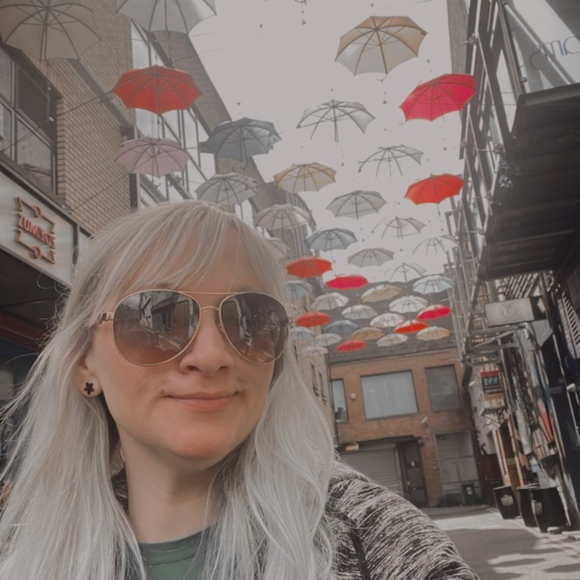 Meet your Posher, Andrea - Picture 1 of 1